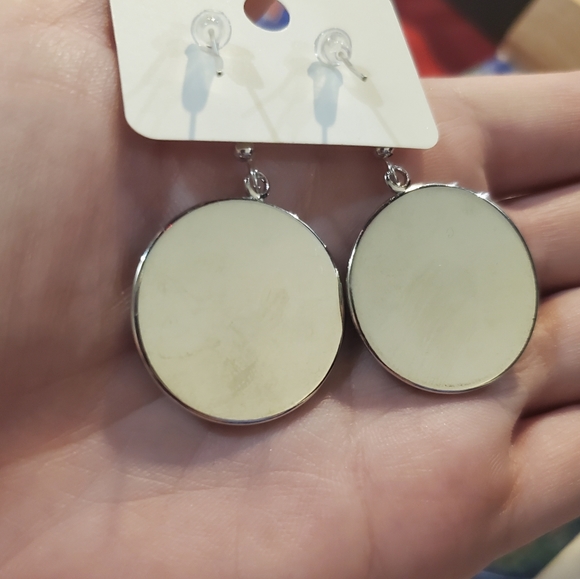 Ai Oshi No Ko Anime Dangle Earrings - Picture 3 of 3